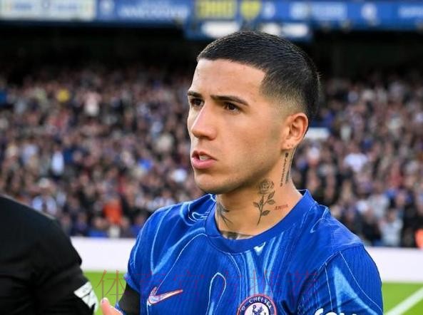 记者:恩佐与皇马达加盟协议 正在马德里找房子 记者:恩佐与皇马达加盟协议 正在马德里找房子